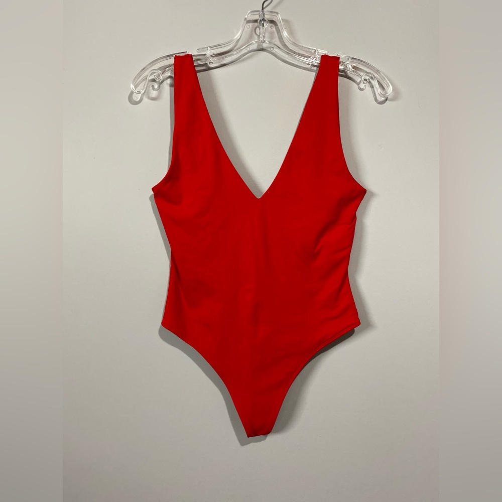 Babton contour V-neck bodysuit
